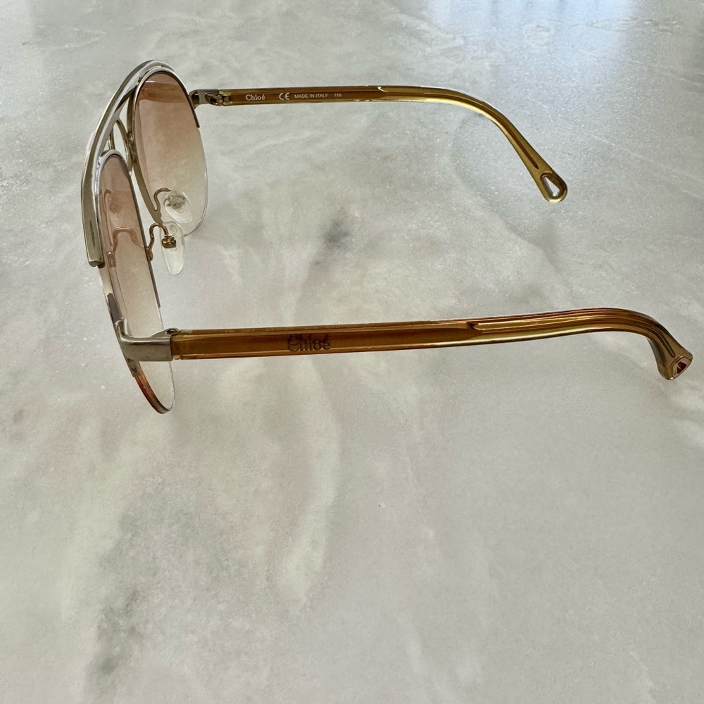 Chloé Romie Sunglasses in Gold/Gradient Honey. - Picture 3 of 4